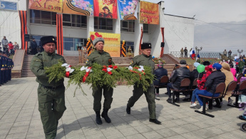 В торжественном митинге посвященному 9 мая приняли участие казаки станичного казачьего общества «Станица Оекская» 